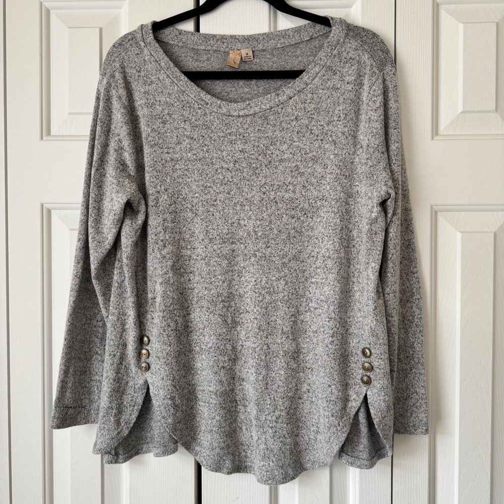 Misia Womens Grey Heathered Knit Long Sleeve Scoop Neck Button Side Top